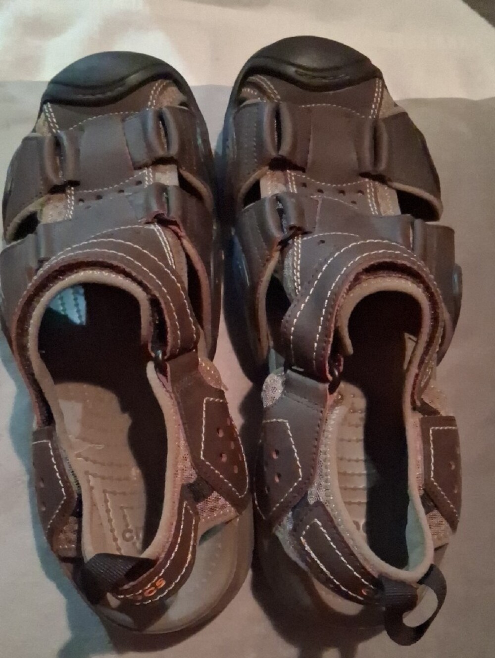 CROCS Brown Closed-Toe Strapped Sandals - Picture 7 of 8